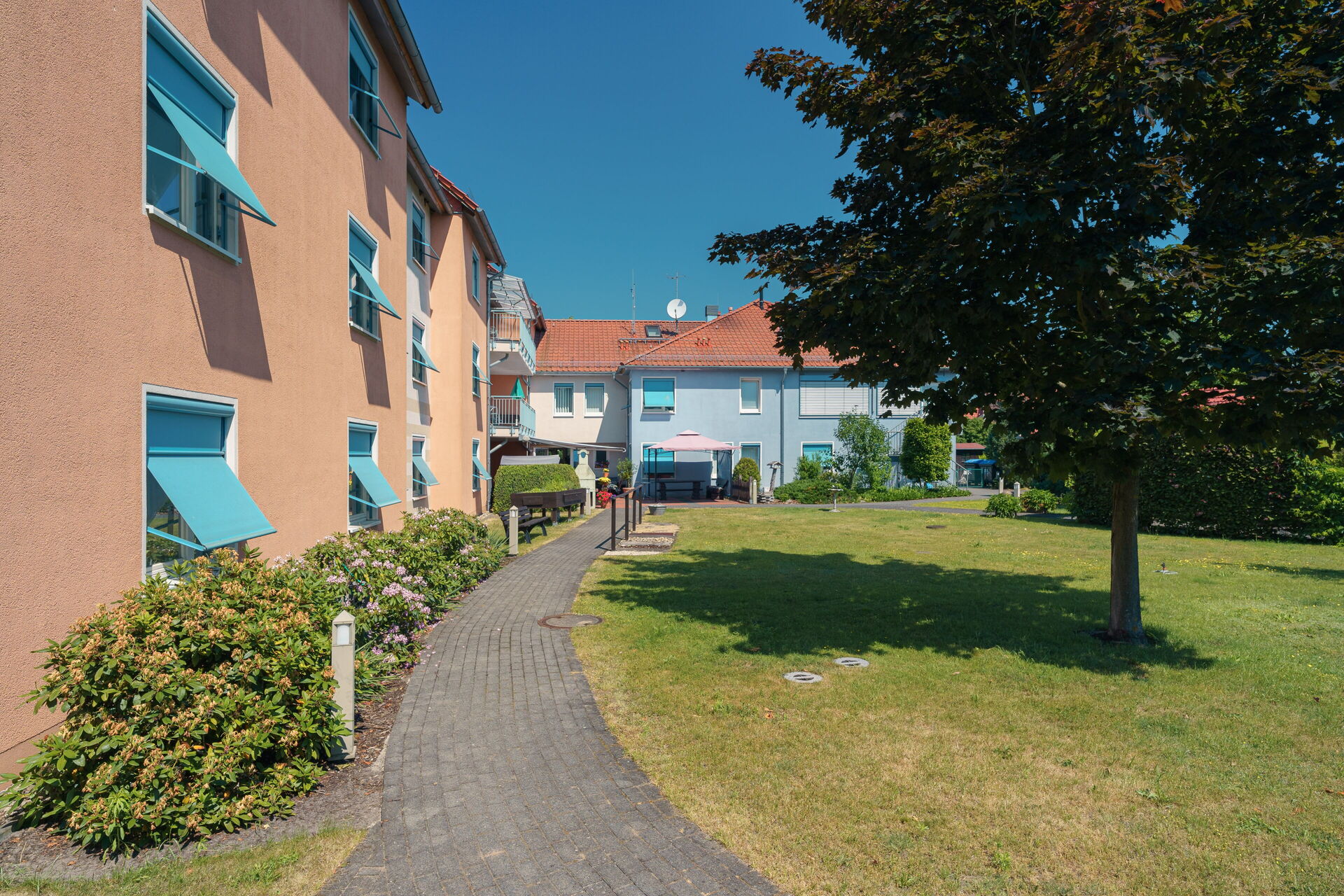 Außenansicht von einem Seniorenheim