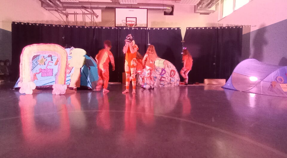 Theateraufführung der Wassertänzer