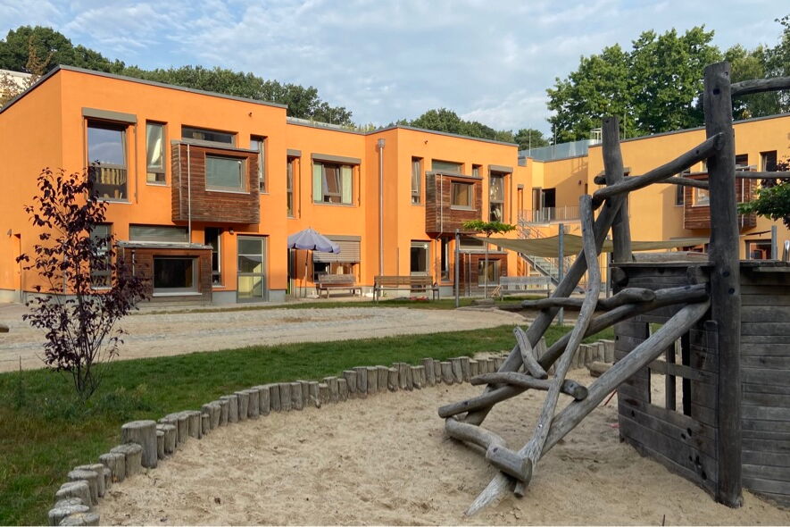 Der Innenhof mit Blick auf die AWO Kita Wurzelwerk