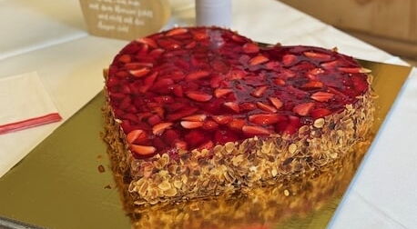 Mit Kuchen und Chronik