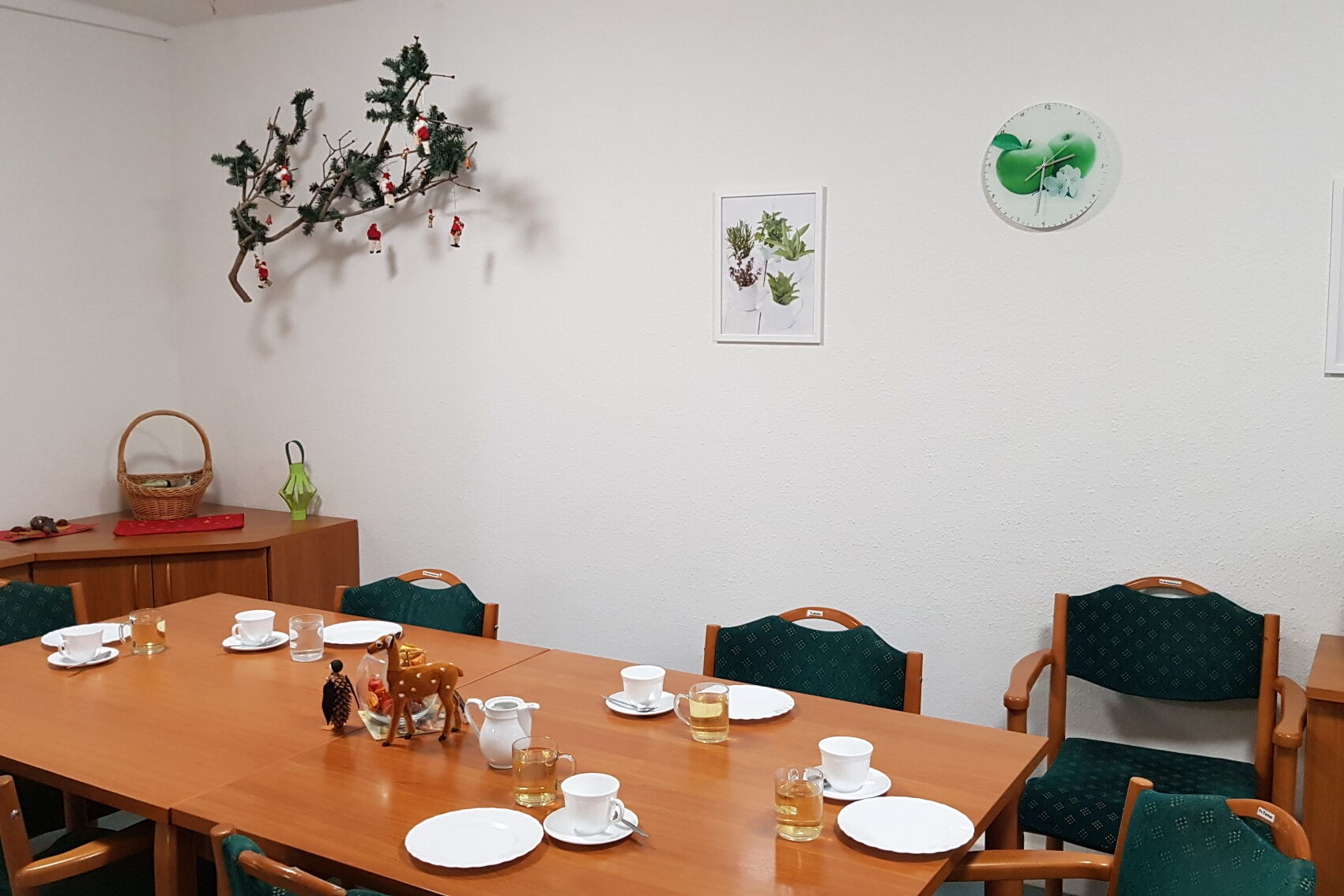 Gedeckter Tisch in der AWO Tagespflege im Käthe-Kollwitz-Haus