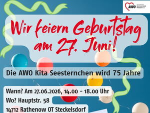 Einladungsflyer. Bunt mit Luftschlangen und Luftballons und ein Foto des Kita Gebäude. Text wann, wo und Programm.
