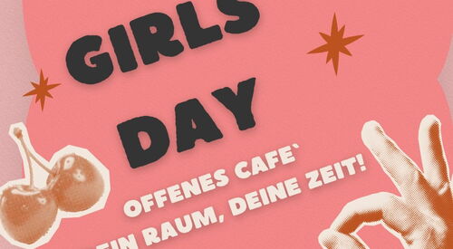Einladungsflyer zum Girls Day mit allen Angaben zum Ort und zur Zeit in den Farben rosa und rot und einer grafischen Darstellung einer Frau die entspannt im Bademantel ein warmes Getränk trinkt