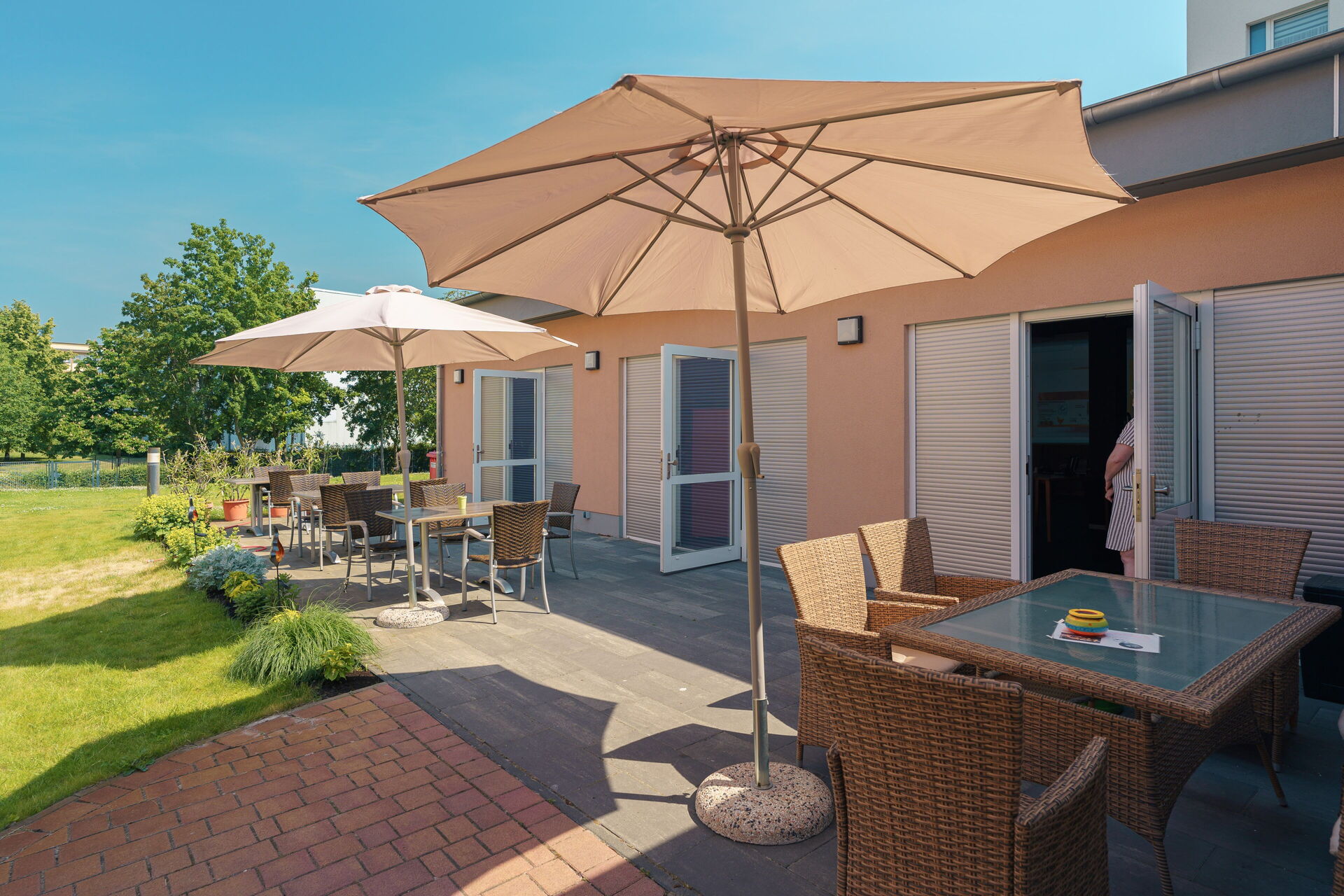 Hier sehen sie den Terrassenbereich des Seniorenzentrums Wachtelwinkel