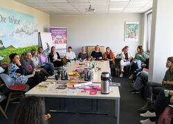 Schulsozialarbeiterinnen zu Gast im AWO Büro KINDER40ar41MUT