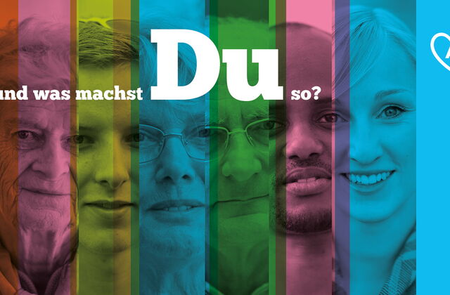 Text: ...und was machst DU so? AWO-Logo. Bild: farbige senkreiche Streifen. Gesichter von verschiedenen Menschen nebeneinander.