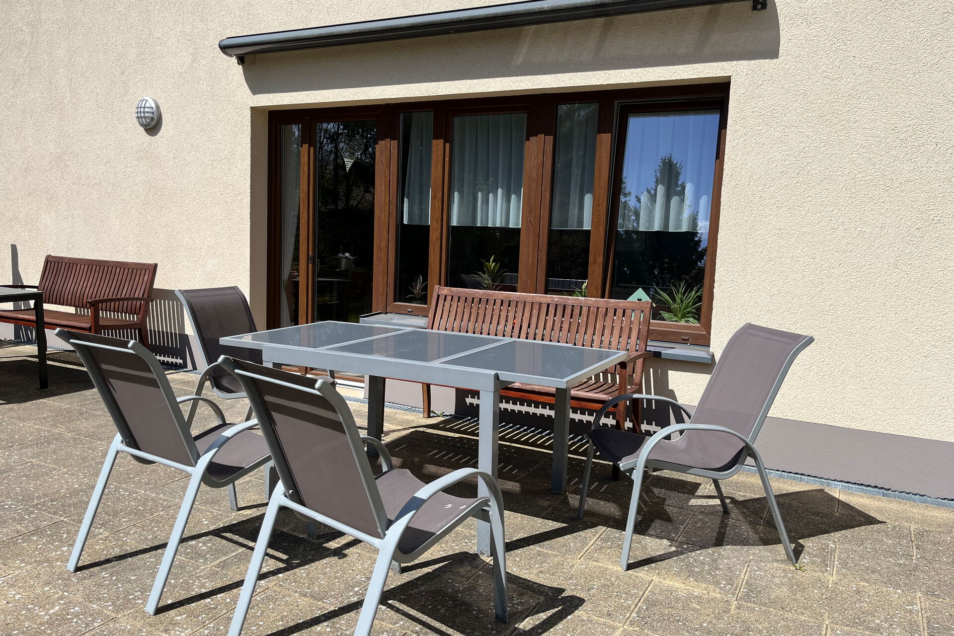 Terrasse vor dem großen Gemeinschaftsraum