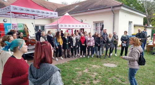 Ein Chor singt