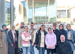 Das interkulturelle Familiencafé zu Besuch im deutschen Bundestag