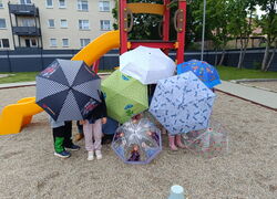 Regenschirme für ein gutes Kitagesetz