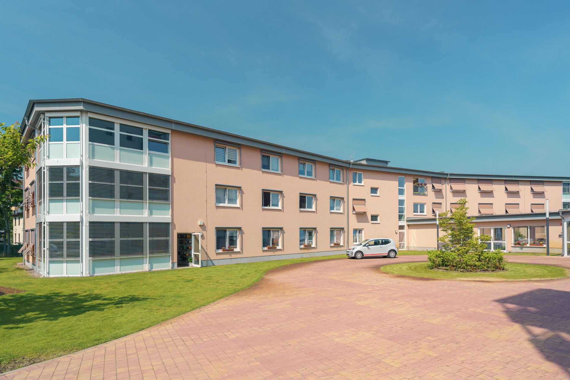 Hier sehen sie den Außenbereich des Seniorenzentrums Wachtelwinkel