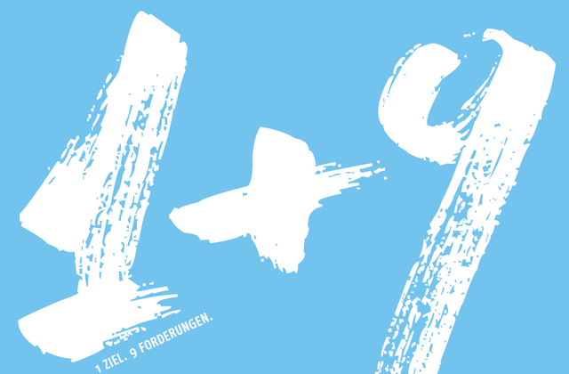 Hellblauer Hintergrund. Text: 1 + 9 - 1 Ziel. 9 Forderungen.