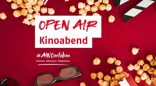 Auf einem Roten Teppich liegt Popcorn, Kindo 3D Brillen und eine Szene Klappe