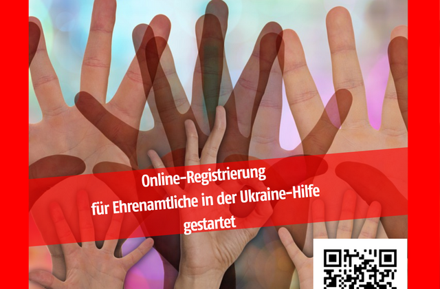 Foto von vielen Händen mit der Aufschrift: Online-Registrierung für Ehrenamtliche gestartet