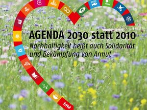 Hintergrund Blumenwiese. Ein AWO Logo Herz mit verschieden Symbolen. Text: AGENDA 2030 statt 2010