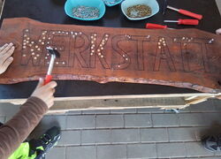 Hämmern sägen und feilen