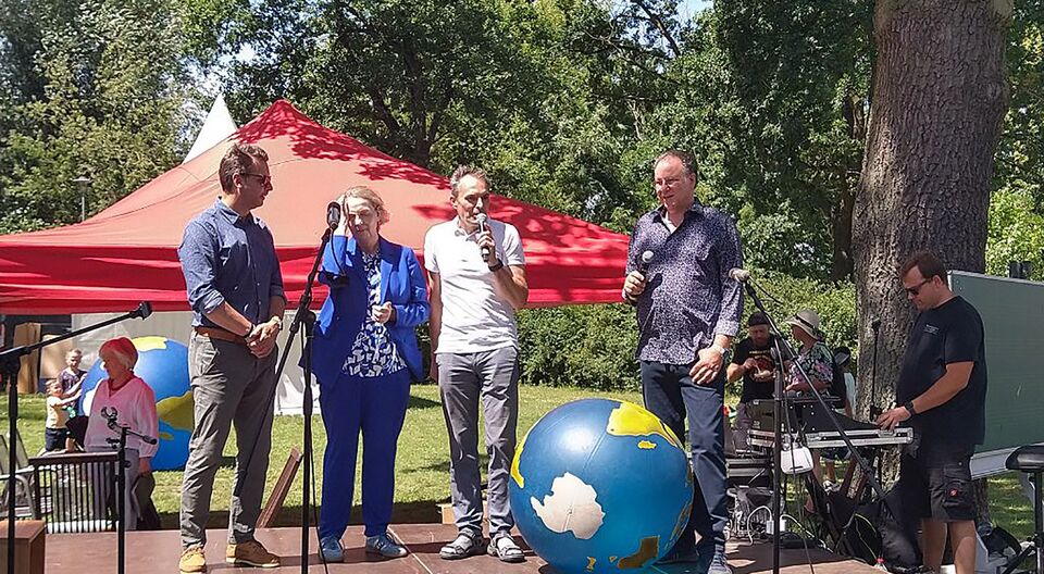 Kunstvolles Henna und orientalische Tänze