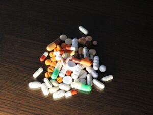 Foto eines Haufen von Tabletten