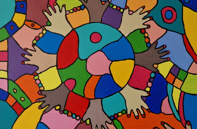 Abstrakt. Kunterbunt, Kreise, Kringel. In der Mitte ist ein größerer Kreis von dem 8 Hände abgehen. Die Hände sind in Braun- und Ockertönen gemalt.