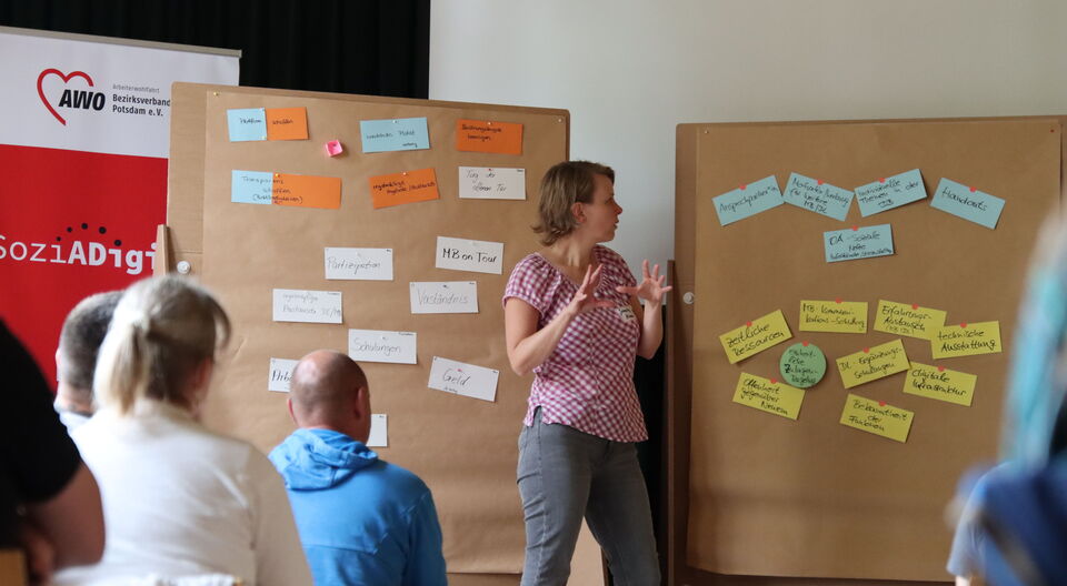 „Mittendrin statt Vorbei“ – Abschlusstagung des Projekts SoziADigital