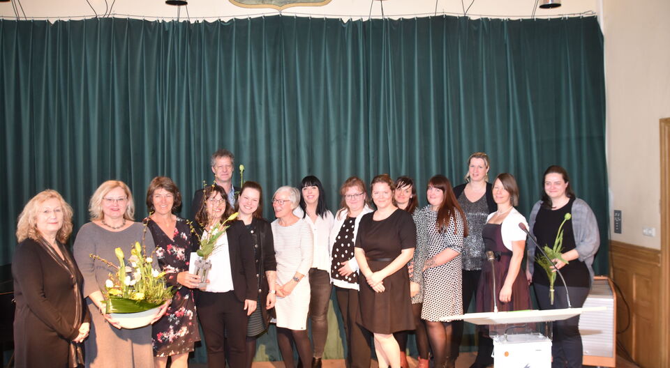 Zeugnisübergabe an zehn Schulkrankenschwestern