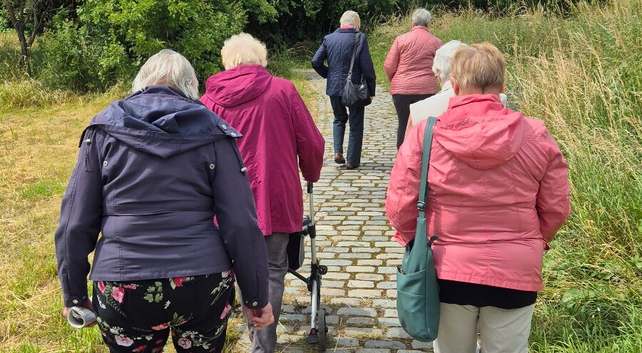Pfarrgarten - Kirche Ribbeck Juli 2024
