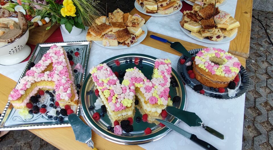 Schweinebraten und eine AWO Torte