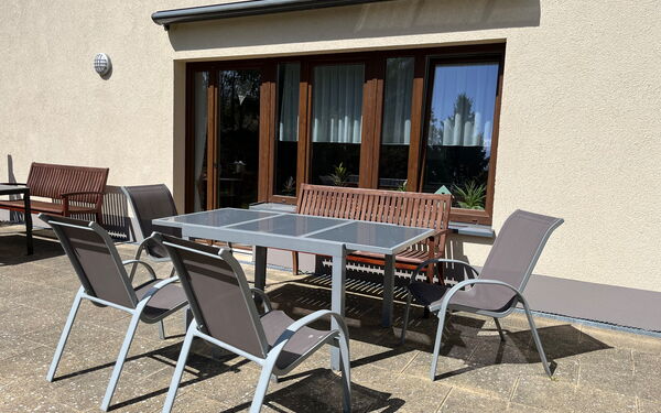Terrasse vor dem großen Gemeinschaftsraum
