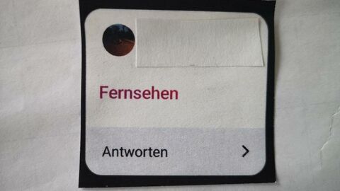 Eine Aufschrift auf einer von Kindern gestalteten Wandtafel