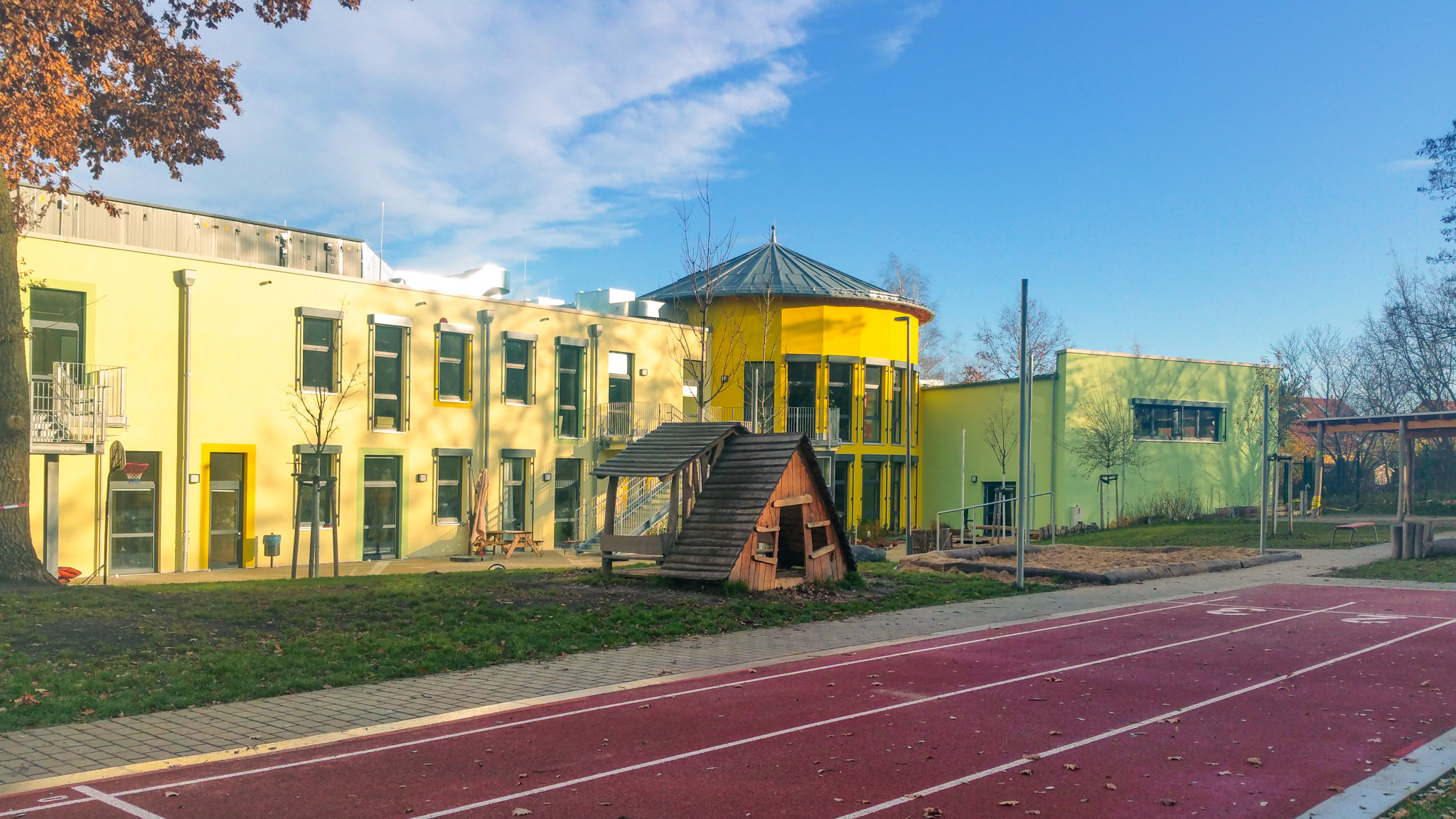 Außenansicht der Grundschule Marie Juchacz